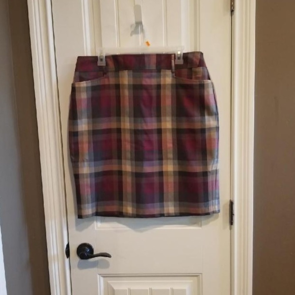 Dress barn skirt never worn